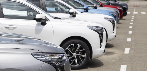 В России продажи новых автомобилей в январе снизились на 11%