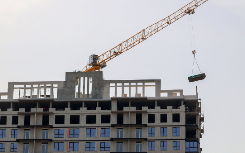 В России в 2027 году сократят список "неженских" профессий