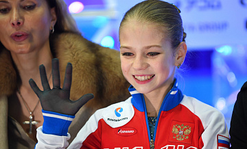 13-летняя россиянка установила мировой рекорд в фигурном катании, первой выполнив два прыжка в четыре оборота