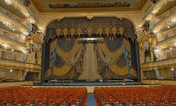 Оперная дива упала на сцене Мариинского театра